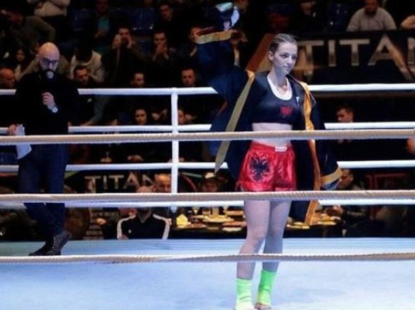 Shqiptarja shpallet kampione e botës në Kick Boks
