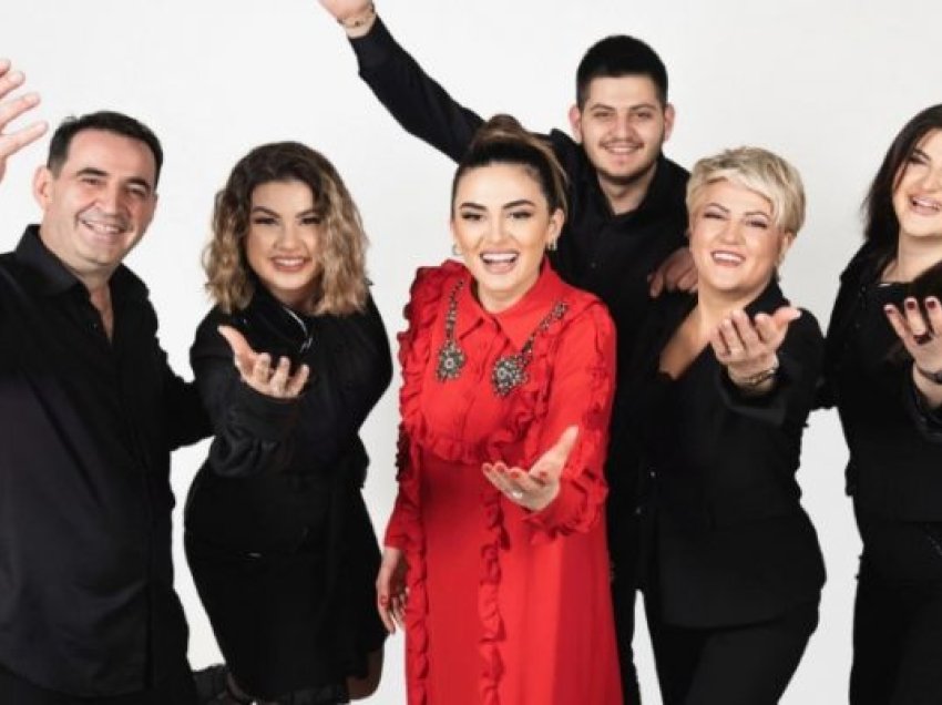Albina me familje niset për Eurovision: “Rrugës për fitore”