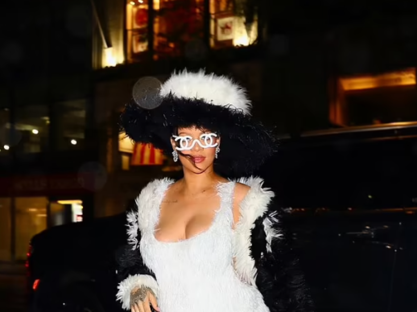 Rihanna shfaqet e veçantë me një dukje nga Karl Lagerfeld në daljen përpara Met Gala 2023