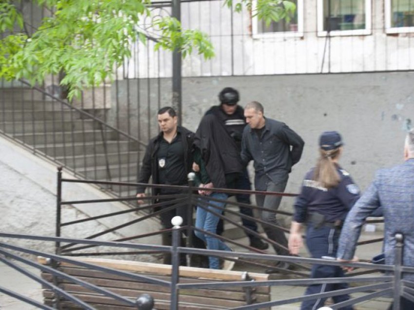 FBI alarmon Serbinë pas hetimeve në shkolla: Një i mitur po krijon një bombë