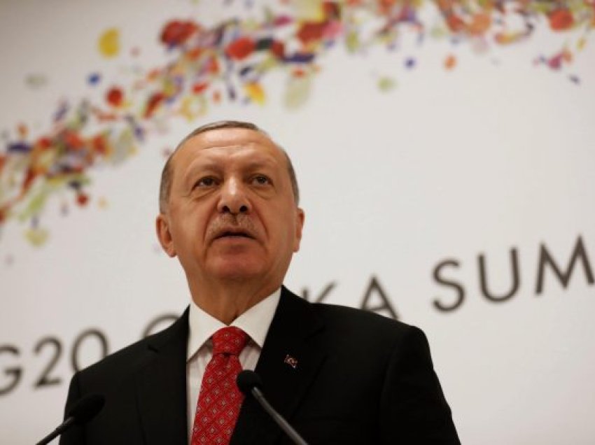 Pesë ditë para zgjedhjeve, Erdogan rrit pagën minimale për 45 përqind