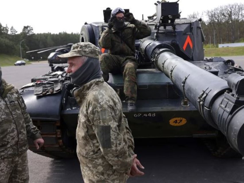 Gjermania do t’i ofrojë Ukrainës ndihmë ushtarake me vlerë prej tre miliardë dollarë