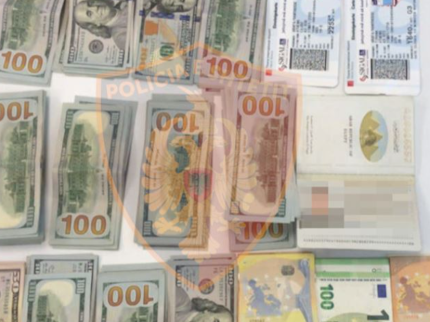 Po dilte nga Shqipëria me 16 mijë dollarë dhe 2 mijë euro të fshehura, nën hetim egjiptiani
