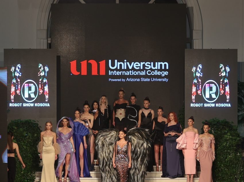 Studentët e Departamentit Dizajn Mode në Universum mahnitën publikun me kreacionet e tyre në Prishtina Fashion Night