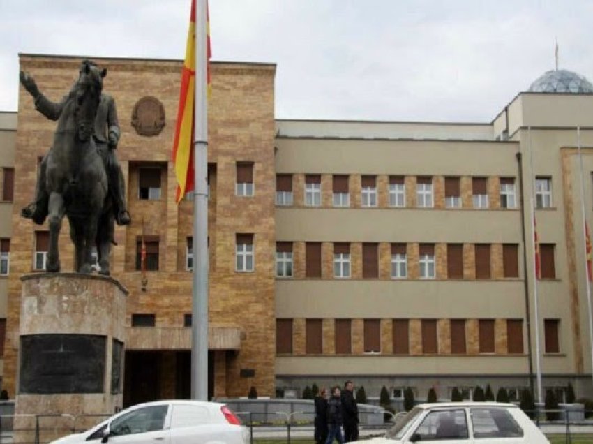 ​Partitë e vogla kërcënojnë me dalje nga Qeveria e Maqedonisë së Veriut