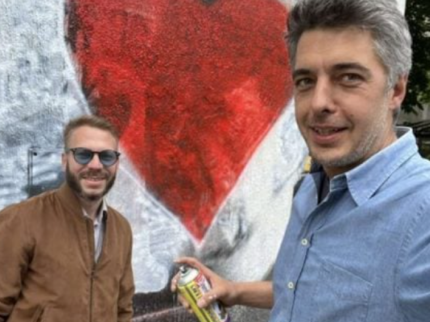 Deputeti që fshiu muralin e kriminelit serb, Ratko Mlladiq, po merr kërcënime me jetë