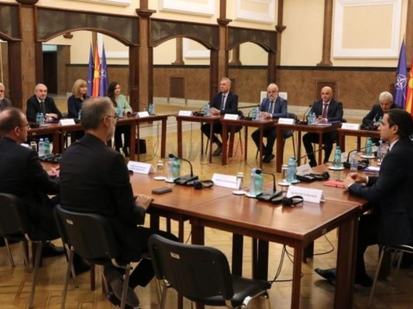 Kovaçevski sot mbledh në takim liderët e partive të koalicionit qeverisës