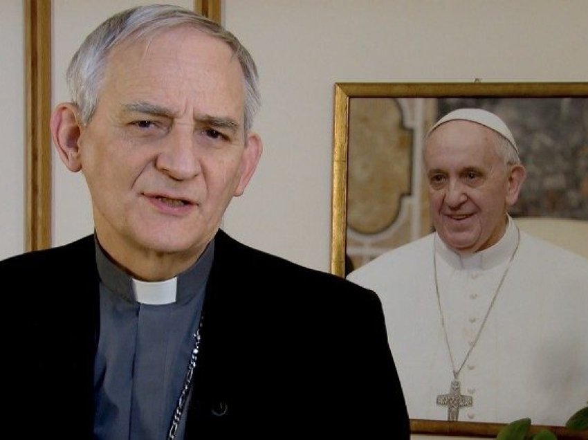Papa i beson kardinalit italian misionin e paqes në Ukrainë