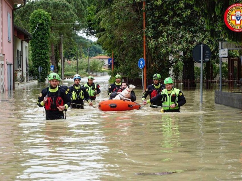 Alarmi i kuq për Italinë! Pas përmbytjeve katastrofike, sinoptikanët parashikojnë një ciklon të dhunshëm