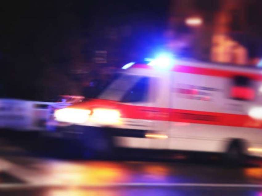 Ndiqte ambulancën për t’i shpëtuar trafikut, e pëson shoferi në Tiranë