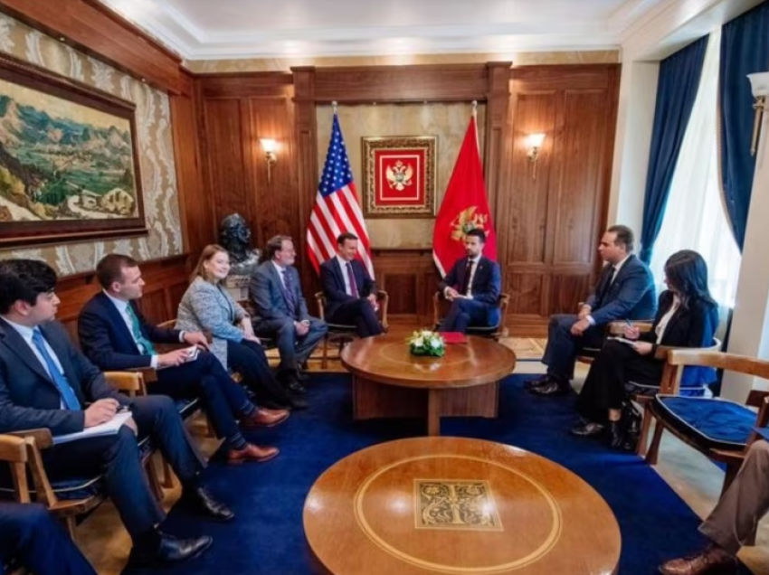 Senatorët amerikanë Murphy dhe Peters takohen në Mal të Zi me presidentin e ri, Jakov Milatoviç