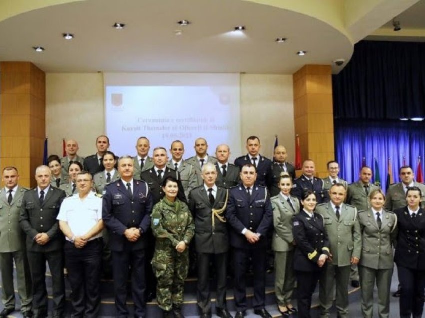 Oficerë të FSK-së përfundojnë në Shqipëri “Kursin Themelor të Oficerit të Shtabit”
