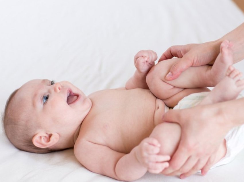 Si të lehtësojmë gazrat e bebit?