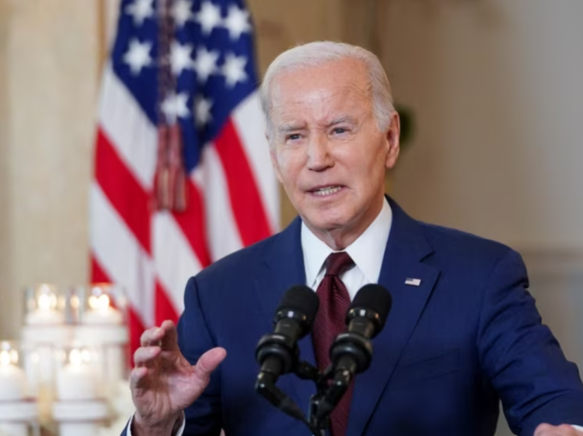 Përvjetori i tragjedisë në Uvalde, Biden thirrje për masa për kontrollin e armëve  