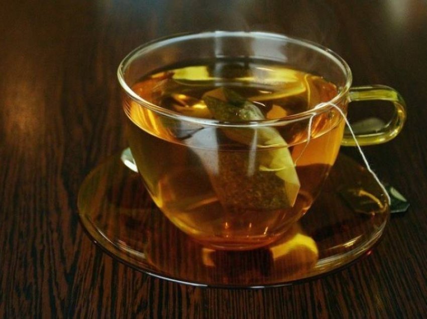 Pirja e çajit shumë të nxehtë dyfishon rrezikun e prekjes nga kanceri