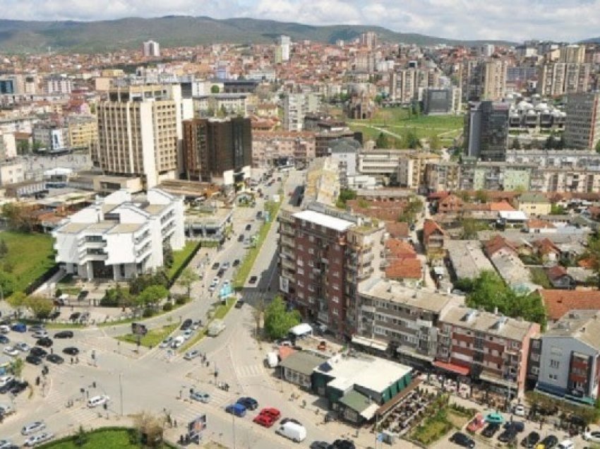 Numri më i madh i vizitorëve të huaj në Prishtinë, Prizren dhe Pejë