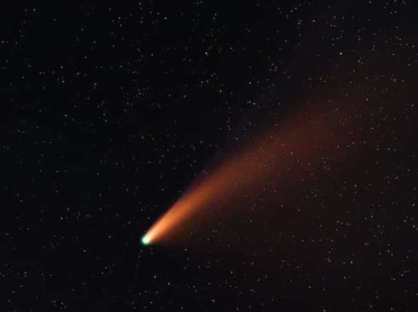 Kometa në formën e djallit me brirë po i afrohet Tokës