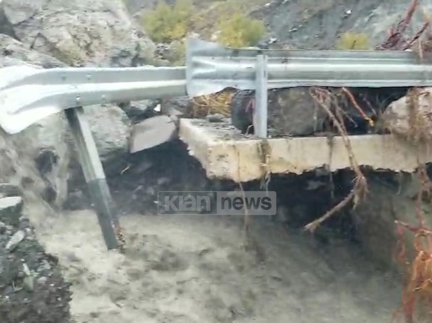 Dëmtohet ura e fshatit Panarit në Korçë