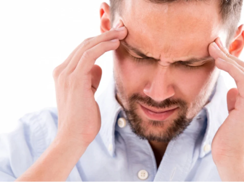 Dy simptoma që tregojnë se mund të përballemi me një goditje në tru dhe si ta parandalojmë