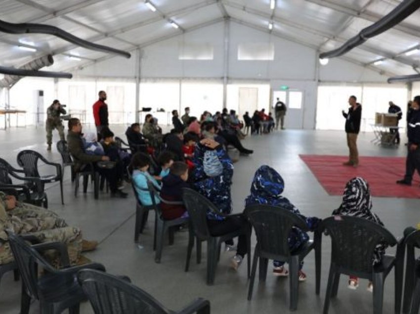Mbyllet kampi në Bondsteel: Një grup afganësh mbeten ende në Kosovë