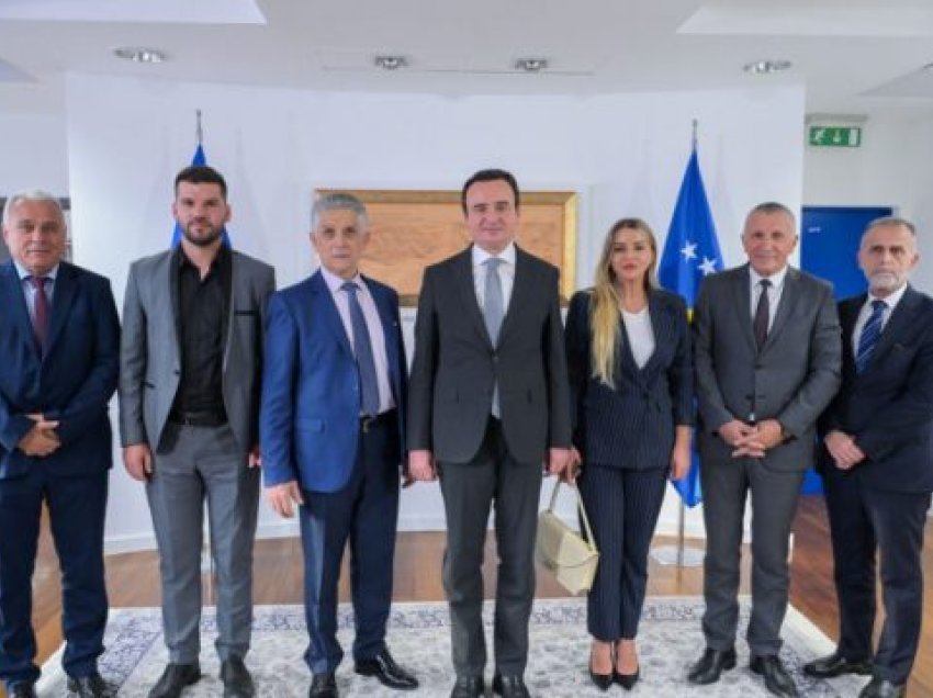 Kurti takoi kandidatët shqiptarë për deputetë në zgjedhjet e 17 dhjetorit në Serbi, dolën edhe për pasivizimin e adresave në Luginë