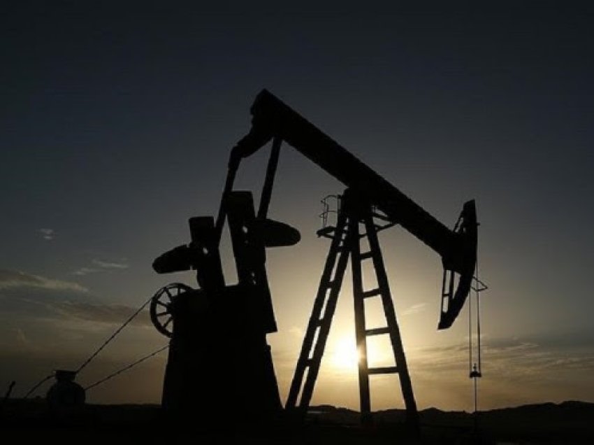 ​Çmimet e naftës rriten pasi kishin rënë nën 80 dollarë për fuçi