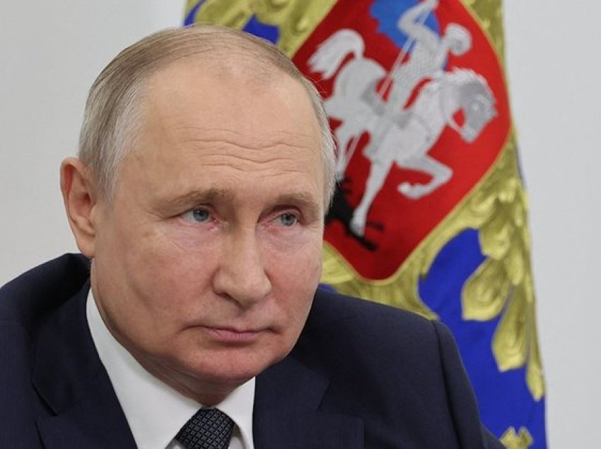 Çfarë ka ndodhur me fytyrën e Putinit? Pamjet e pazakonta ‘pushtojnë’ rrjetet sociale