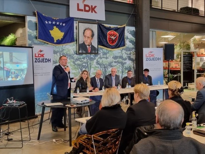 Prof. Isuf Bajraktari zgjidhet kryetar i LDK-së Dega Jugora e Suedisë