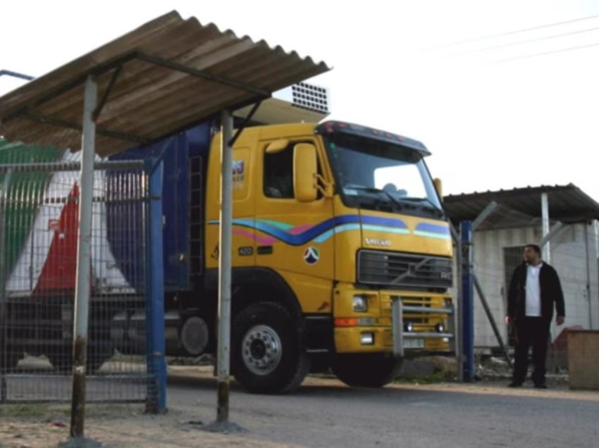 Hyn në Gazë kamioni i parë me dërgesa të naftës
