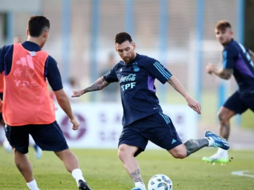 Scaloni: Messi është i gatshëm për ndeshjet kualifikuese të Argjentinës