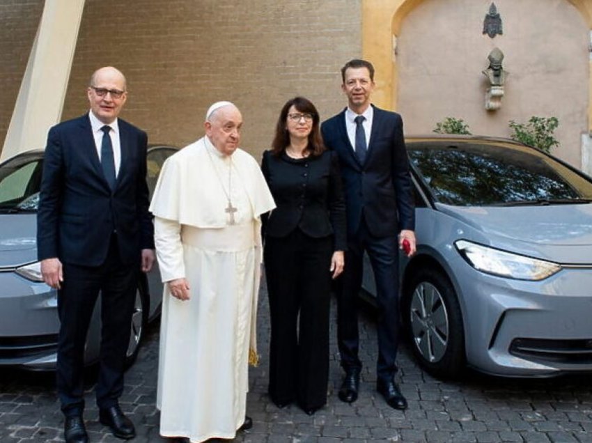 Volkswagen do t’ia dorëzojë 40 vetura elektrike Vatikanit