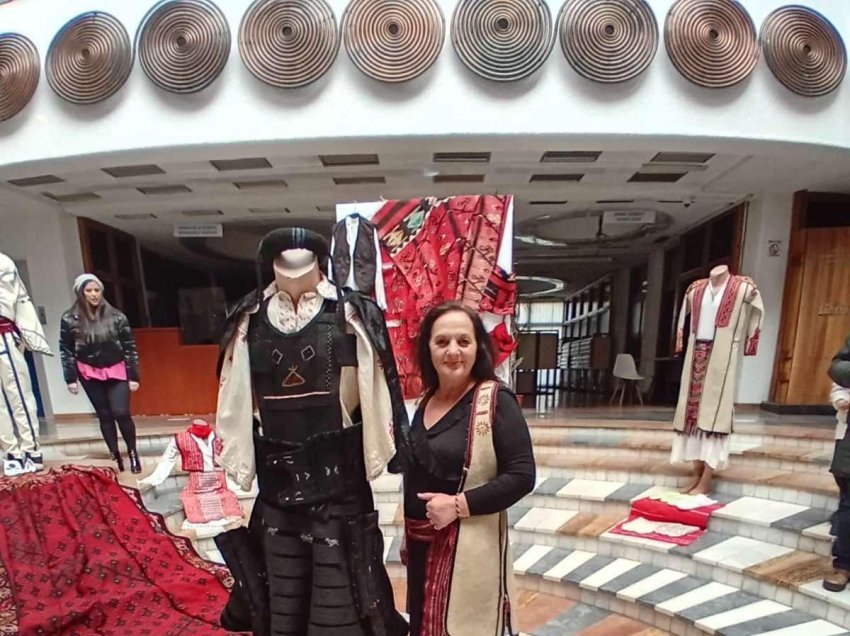 U hap ekspozita me veshje shqiptare dhe te komuniteteve