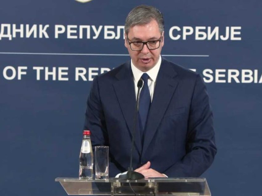 ​Vuçiq: Për ushtrinë serbe nuk marr urdhra nga askush