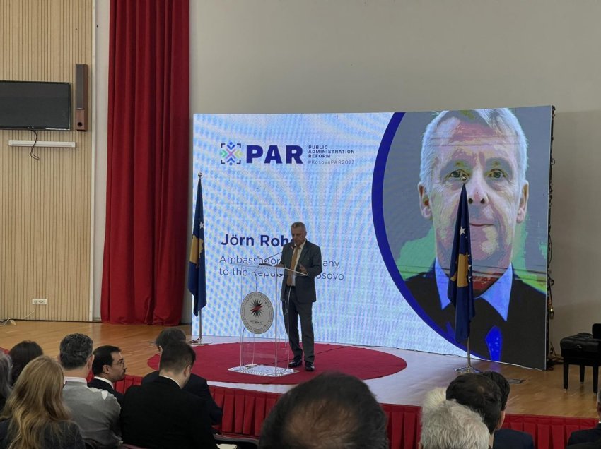 Ambasadori gjerman: Administrata publike garanton stabilitet për të gjithë njerëzit në Kosovë