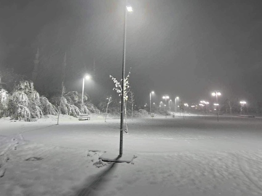 Në këtë fshat të Kosovës bora arrin 22 centimetra