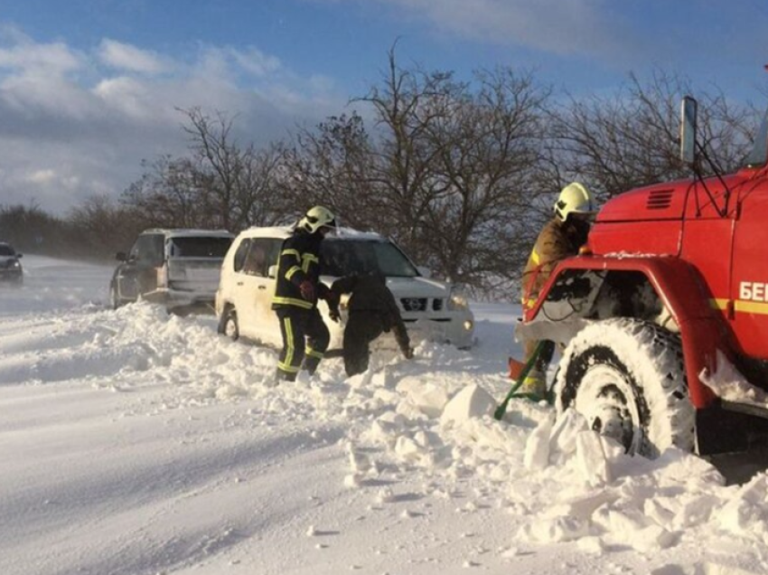 Dhjetë të vdekur nga stuhitë e borës në Ukrainë