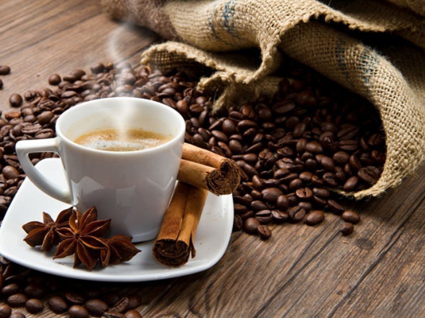 Përbërësit që duhet shtuar kafesë për tu shpejtuar metabolizmi