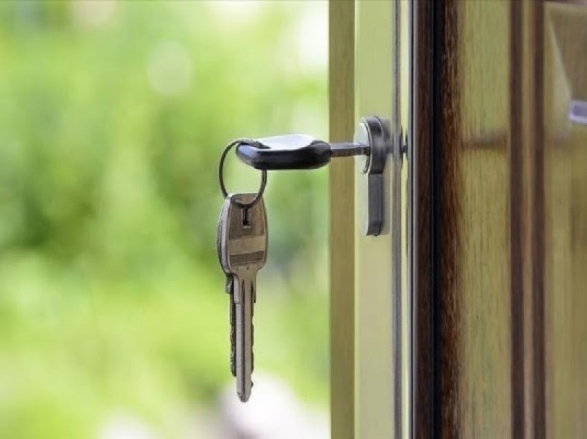 ​Aplikimet për hipotekë në SHBA vazhdojnë të rriten ndërsa normat bien