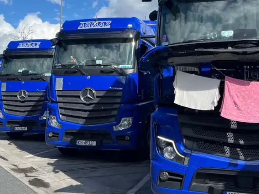 Rroga të papaguara: Shoferët e kamionëve në grevë