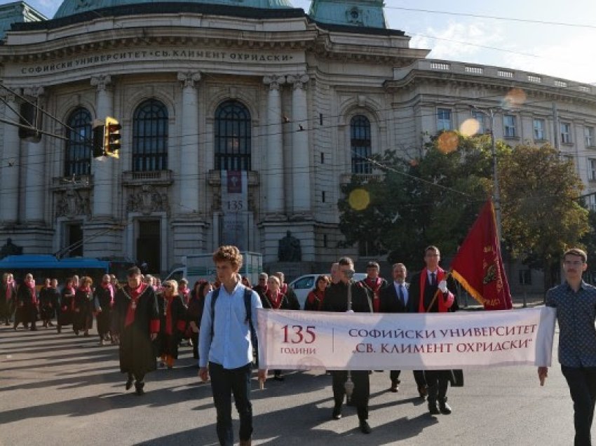 ​Universiteti i Sofjes feston 135-vjetorin, rektori i dërgon letër me kërkesa kryeministrit Denkov