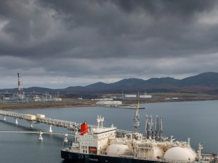 Rusia dërgon më shumë naftë në Kinë përmes Arktikut