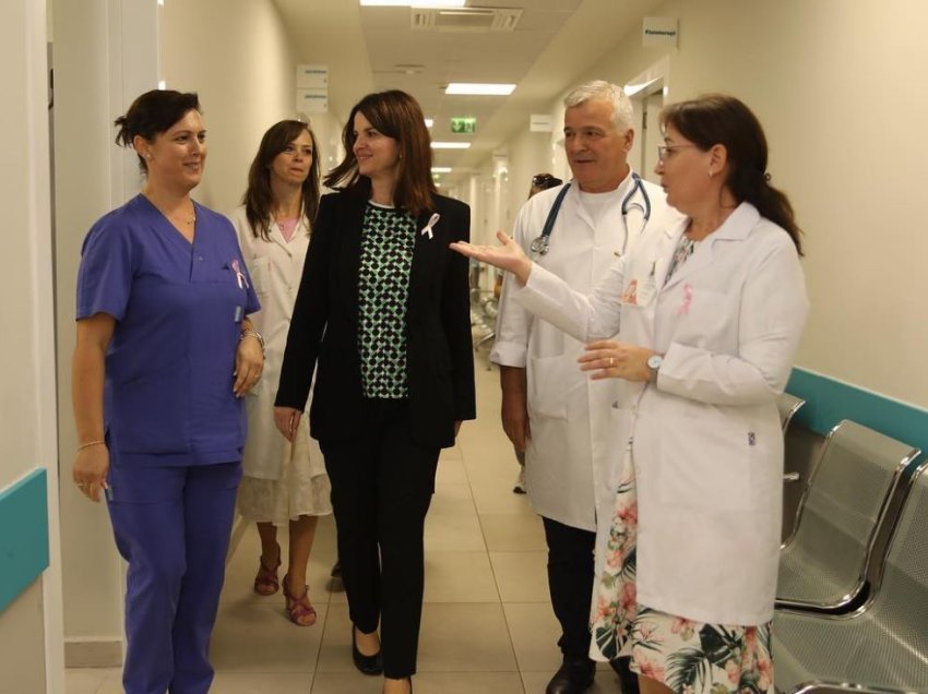 Ministrja e Shëndetësisë vizitë te Spitali i Traumës: Vijojmë investimin