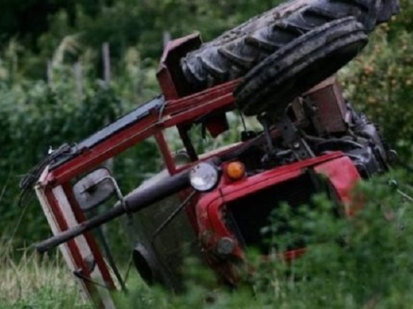 E rëndë: Burri në Rahovec humb jetën pasi rrokulliset me traktor, mjeku konstaton vdekjen e tij