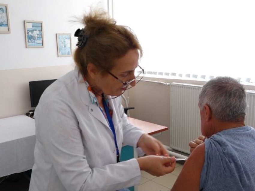 Vaksinimi kundër gripit sezonal në 14 qendra në Prishtinë – Vaksinën mund ta marrin edhe shtatzënat e fëmijët me imunitet të dobët