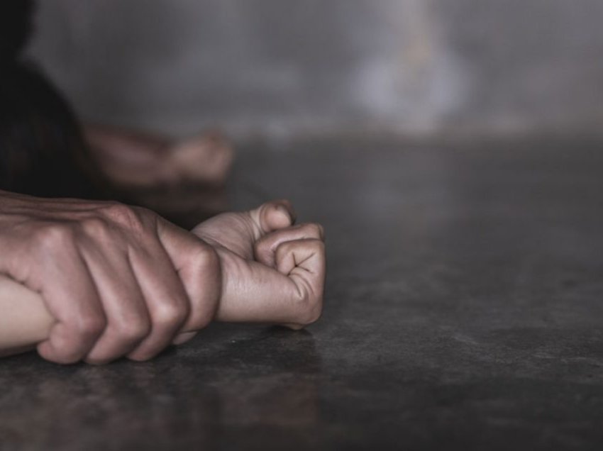 Tronditëse: Vajza e mitur e zhdukur në Pejë dyshohet se është dhunuar nga një burrë 63-vjeçar