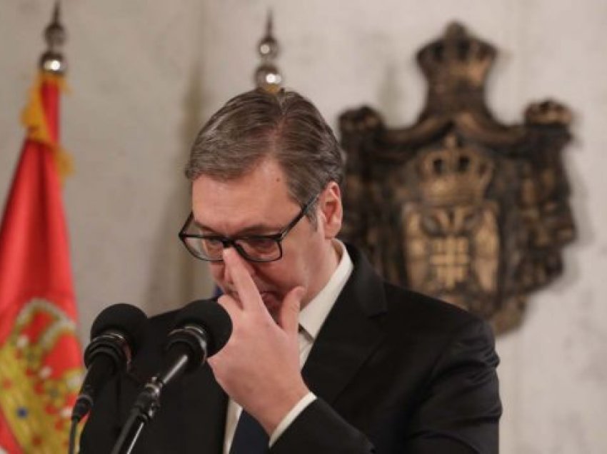 Vuçiq komenton deklaratën e Macron se Franca mund të pezullojë procesin e liberalizimit të vizave për Kosovën