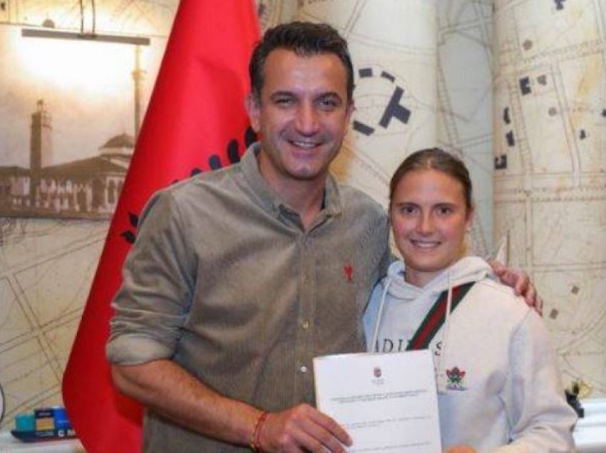Portiere me ekipin e Lyonit, atletja me origjinë nga Ulqini betohet para kryebashkiakut të Tiranës