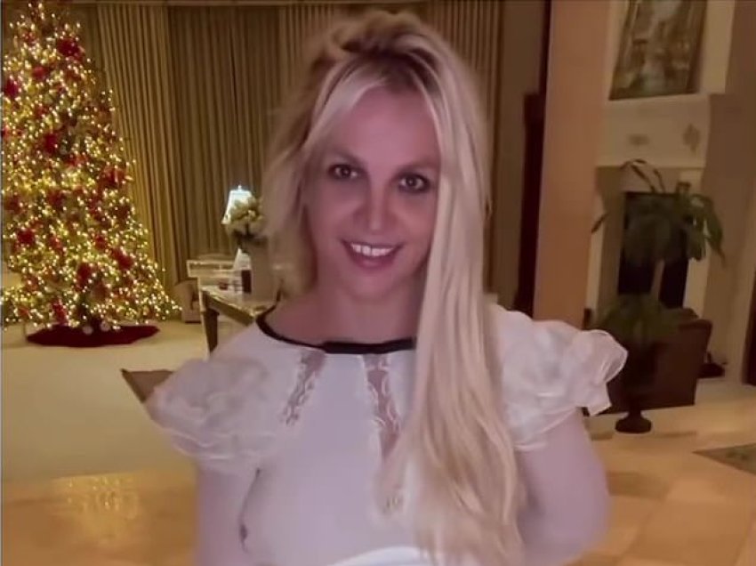 Britney Spears rikthehet në Instagram, zbulon arsyet pse i pëlqen të bëjë foto nudo