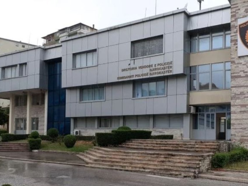 Dhunë fizike ndaj bashkëshortes dhe vjedhje parash në familje, arrestohen dy persona në Gjirokastër