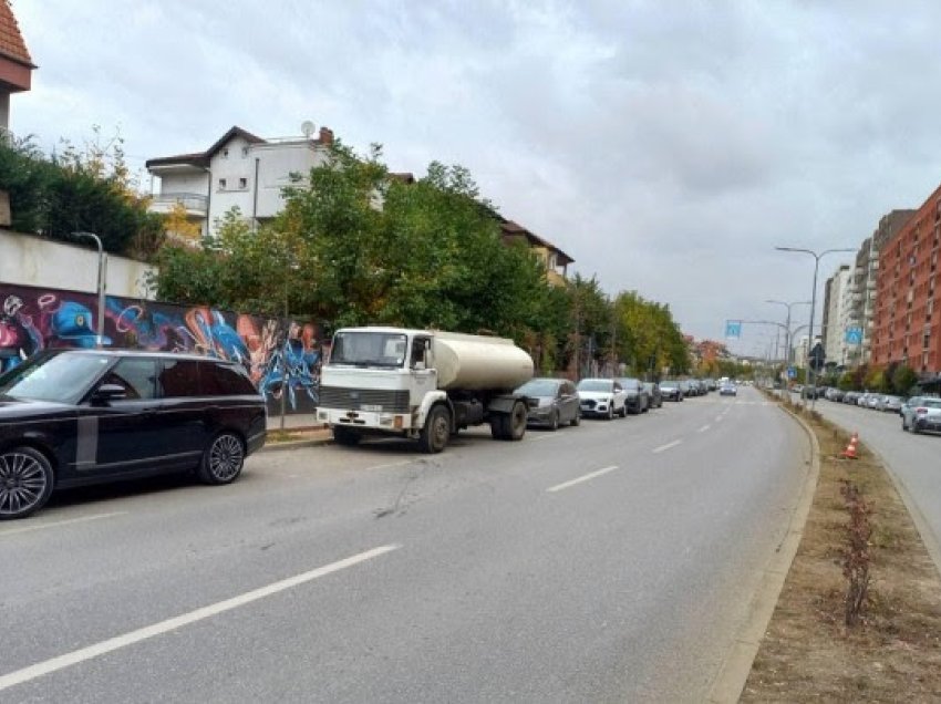 KRU “Prishtina”: Dy aotobote për shpërndarje të ujit në rrugën “B”